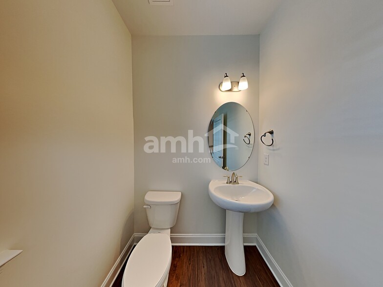 Building Photo - 156 Larragan Dr