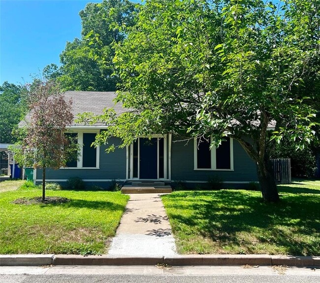 Building Photo - 810 Cecelia St