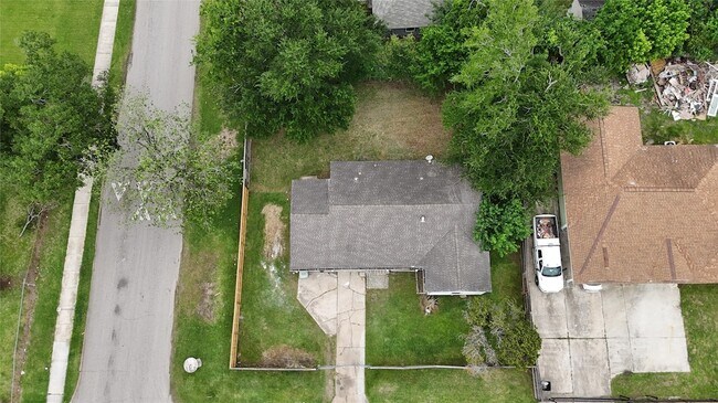 Building Photo - 5103 Willow Glen Dr