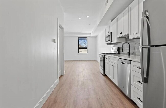 Building Photo - 1137 Washington St