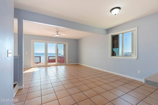 Building Photo - 6453 Oak Shr Dr