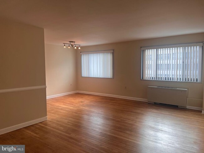 Building Photo - 1200 S Arlington Ridge Rd
