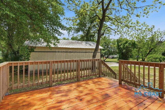 Building Photo - 4319 Lewis St