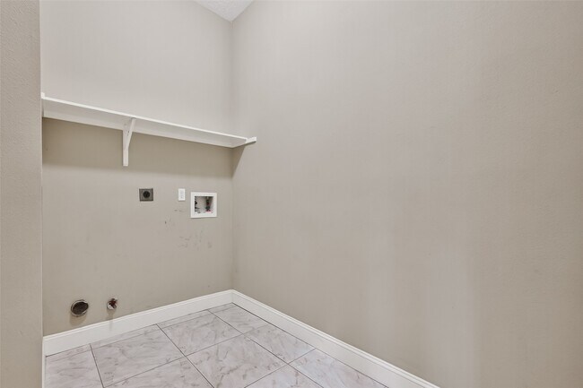 Building Photo - 20126 Black Canyon Dr