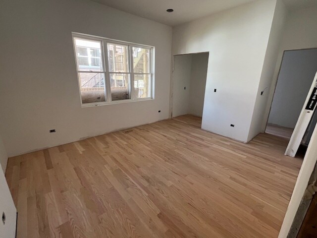 Building Photo - 3726 N Racine Ave