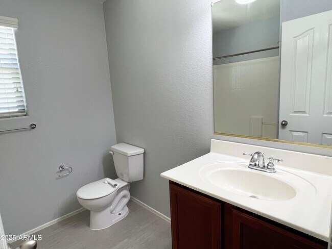 Building Photo - 3840 E Jasper Dr