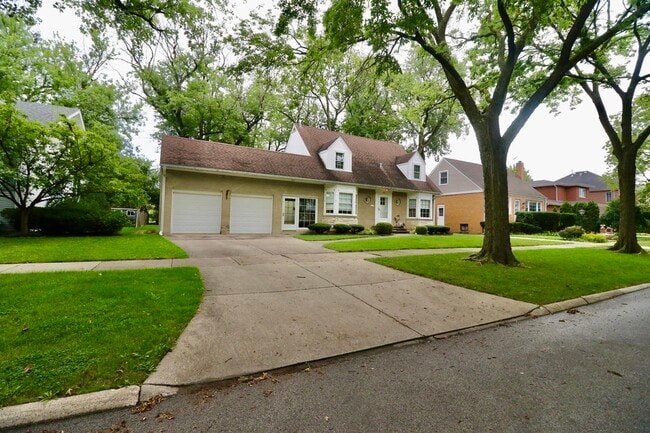 Primary Photo - 1111 S Washington Ave