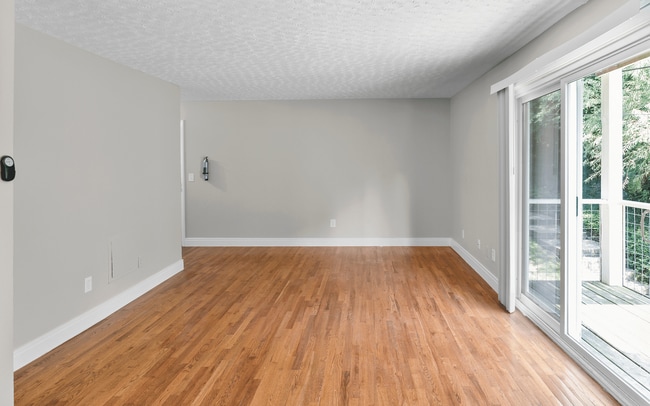 Open Layout with Private Balcony - Somerset Apartments