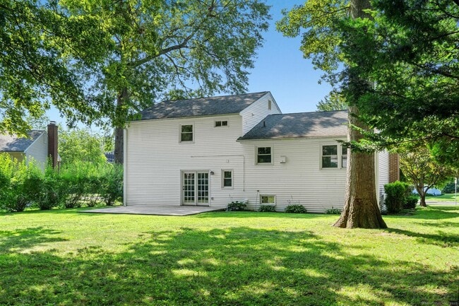 Building Photo - 36 Fuller Dr