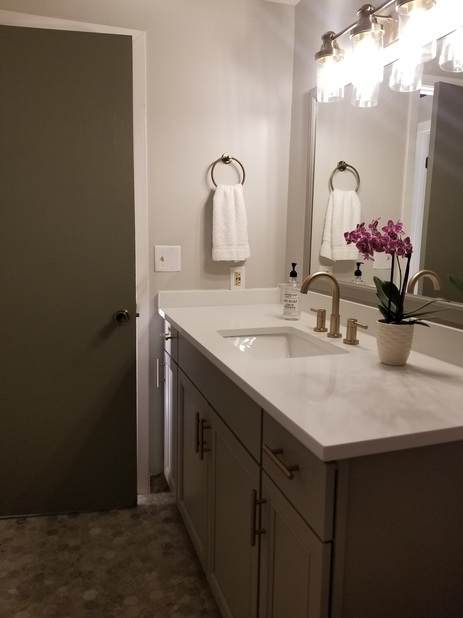 Building Photo - 1030 Davidson Dr