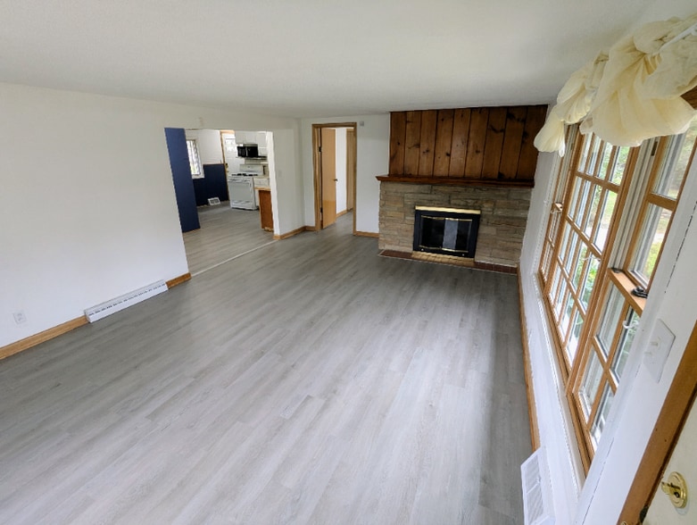 Building Photo - 1810 Midway Dr