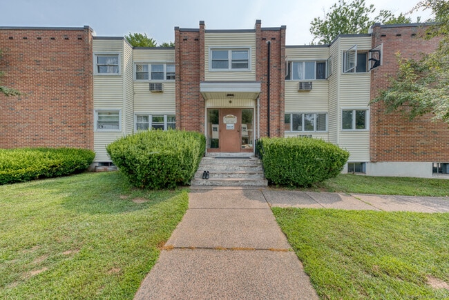 Primary Photo - 20 Thompson Rd
