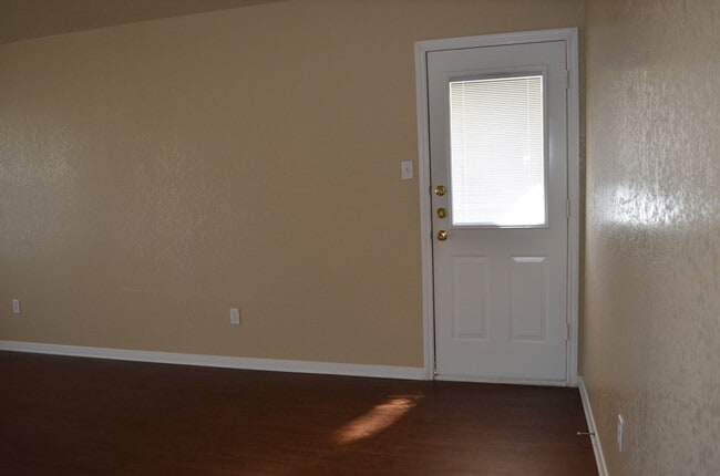 Building Photo - 1534 Shoshoni Trail