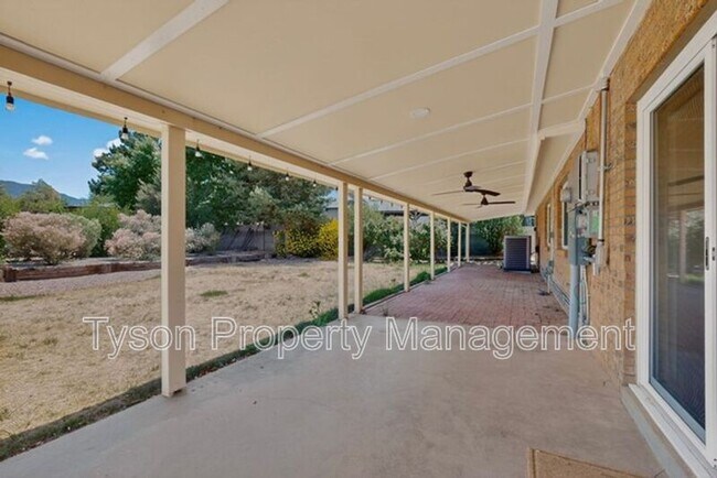 Building Photo - 8301 Cherry Hills Dr NE