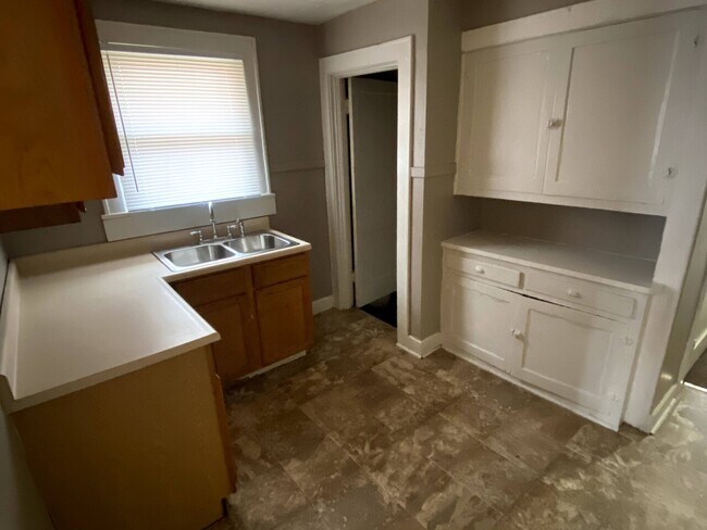 Building Photo - 1341/1343 Congress Ave. - JRE