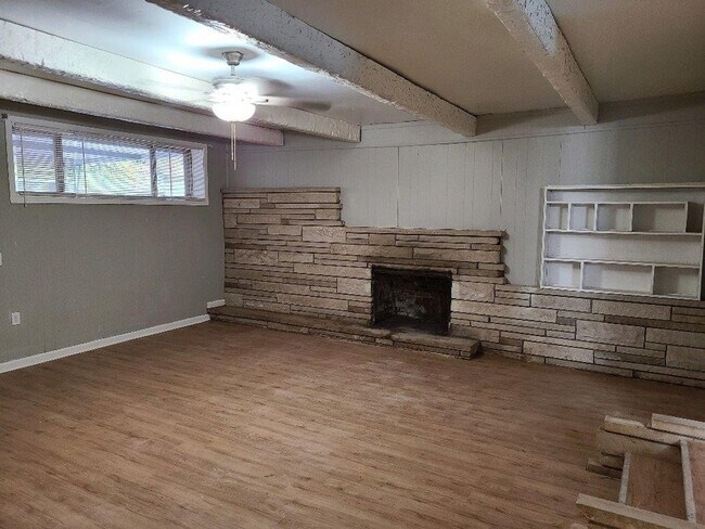 Building Photo - 3804 Joest Dr