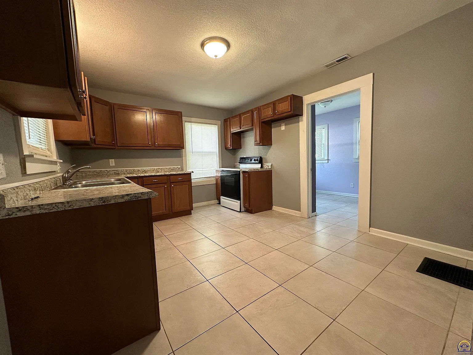 Building Photo - 3839 SW Sena Dr