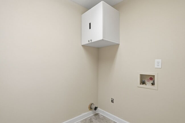 Building Photo - 2753 Allyn Dr NW
