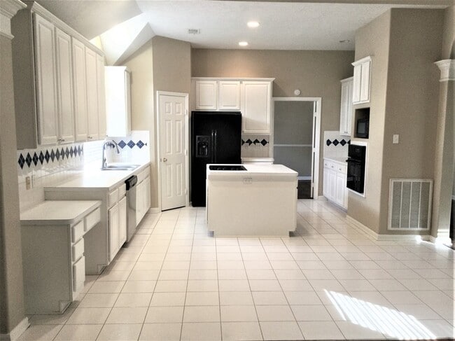 Building Photo - 15007 Red Cedar Bluff Ln