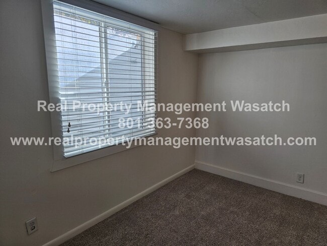 Building Photo - Check Out This 4 Bedroom 2 Bathroom Home i...