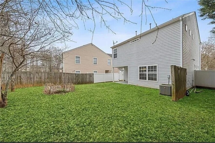 Building Photo - 188 Ilex Dr