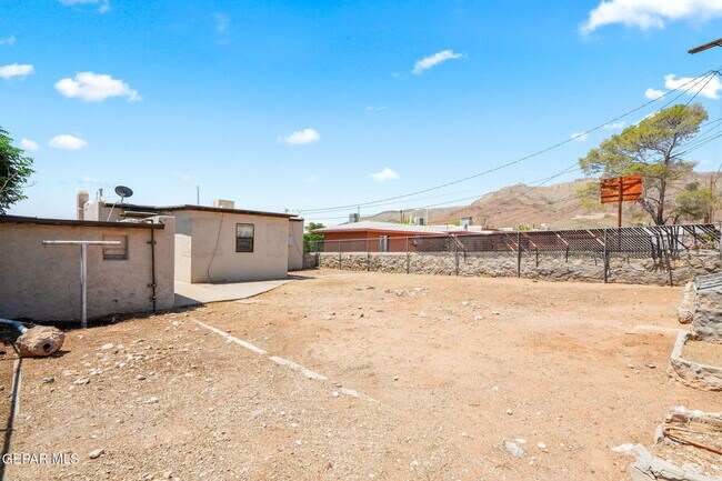 Building Photo - 3125 Van Buren Ave