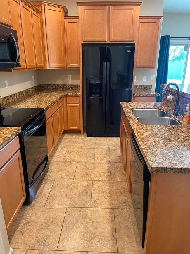 Building Photo - 16551 N 180th Dr