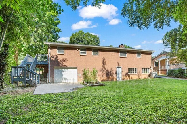 Building Photo - 1335 Pinebluff Rd