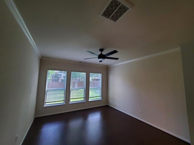 Building Photo - 19 W Spindle Tree Cir