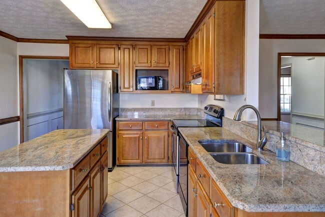 Building Photo - 411 Willards Way