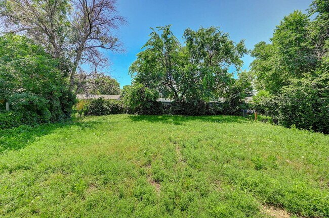 Building Photo - Welcome Home!