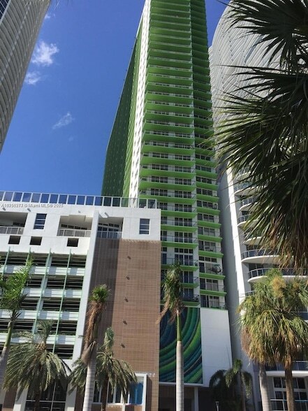 Building Photo - 1750 N Bayshore Dr