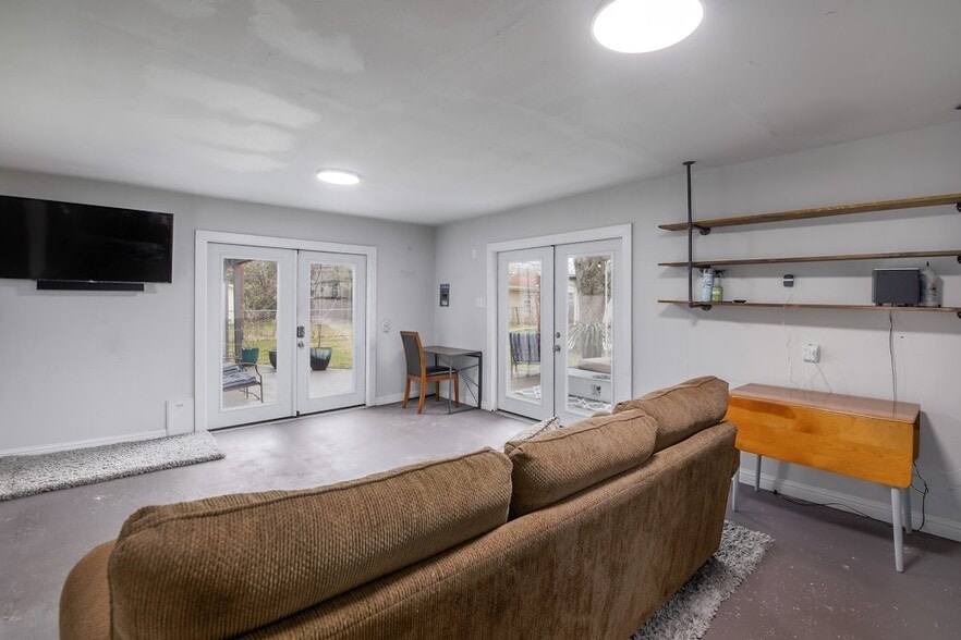 Building Photo - 6004 Libyan Dr