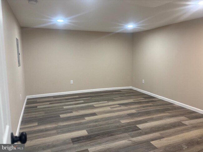 Building Photo - 14 West Ave