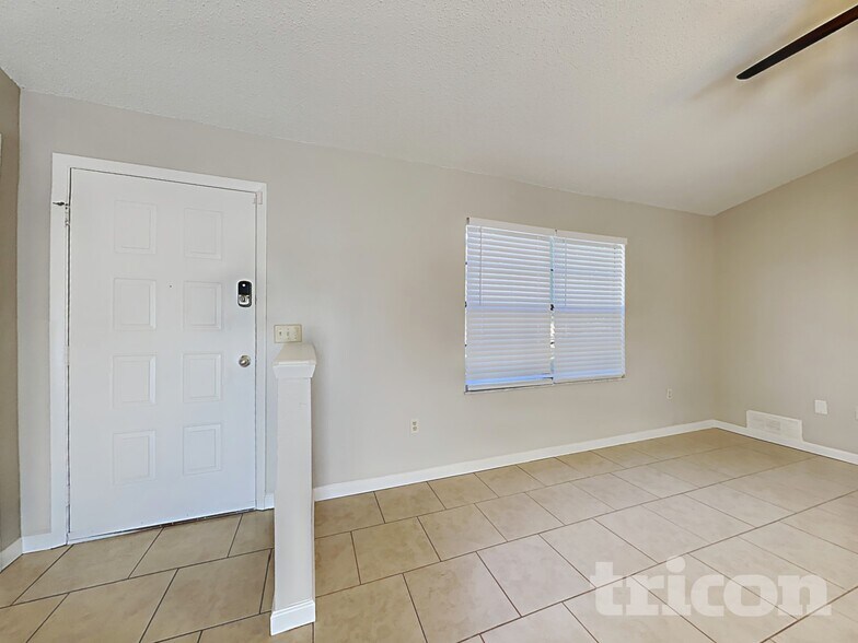 Building Photo - 2920 Malcolm Dr