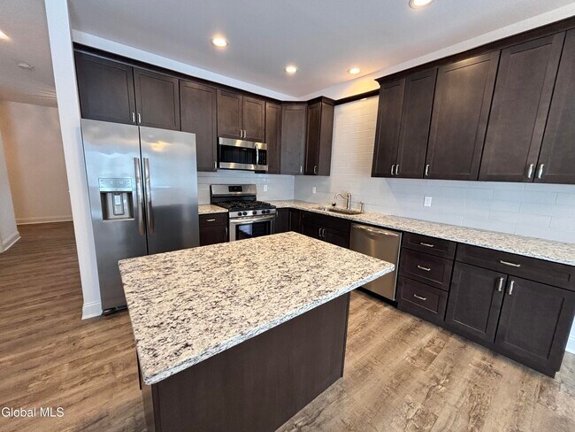 Building Photo - 587A Grooms Rd