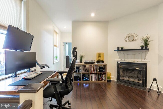 Building Photo - 1631 Green St