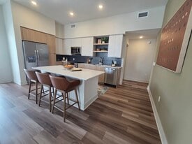 Building Photo - 2720 SW 69th Ave