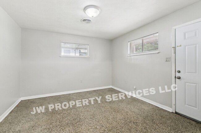 Building Photo - 124 Lake Ave