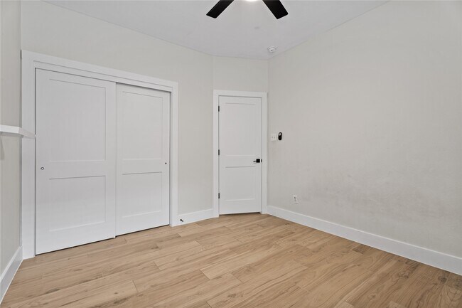 Building Photo - 23742 River Pl Dr