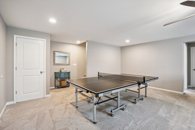 Building Photo - 3016 Sherwood Dr