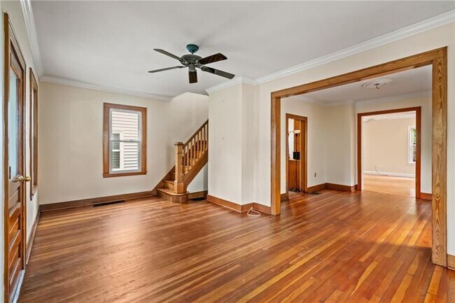 Building Photo - 318 Highland Ln