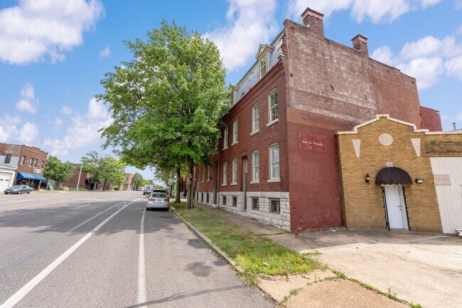 Building Photo - 2228 Gravois Ave