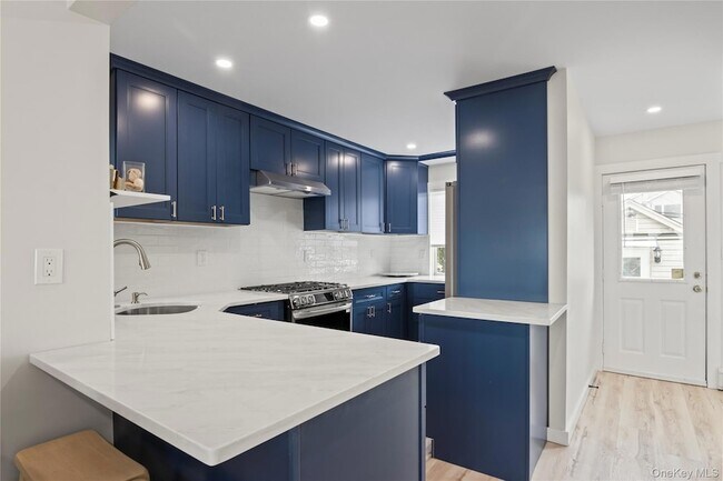 Building Photo - 19 Pine Ln