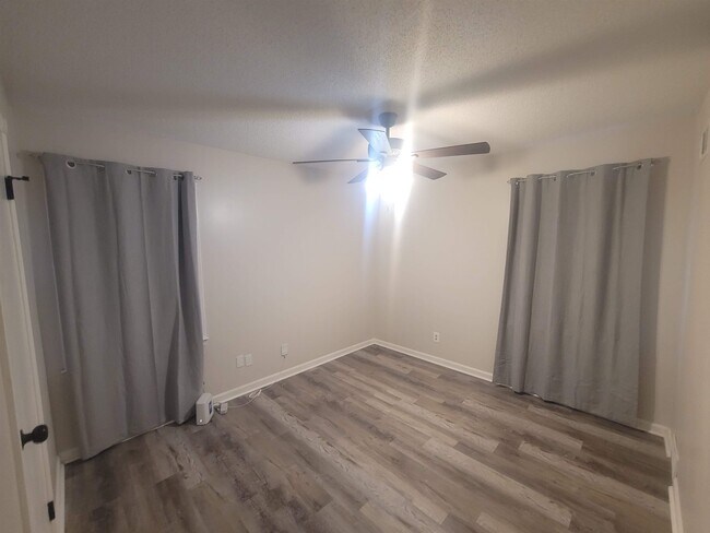 Building Photo - 2349 Ridgeland St