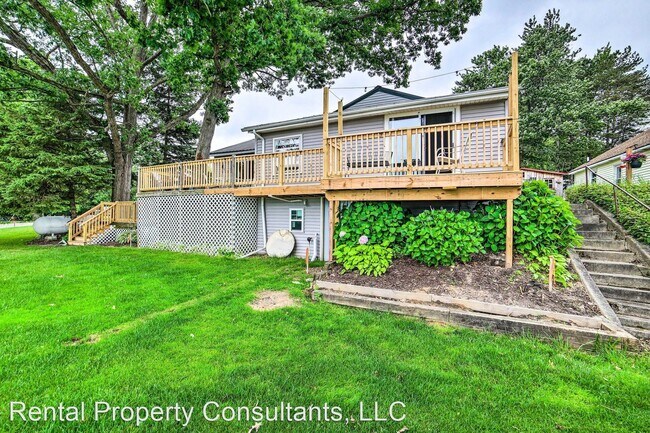 Primary Photo - 3 br, 1 bath House - 3880 Bell Lake Dr. NE