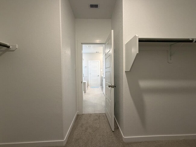 Building Photo - 2527 Gray Gale Ct