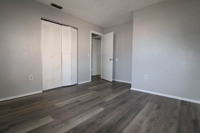 Building Photo - 2105 Blossom Ct