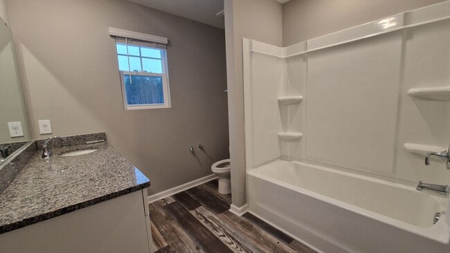 Building Photo - Beautiful 3BR 2.5BA Home in Salisbury • Tour Today