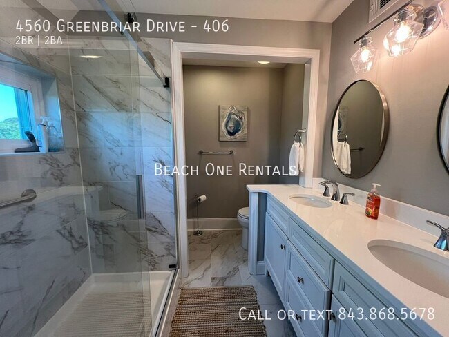 Building Photo - 4560 Greenbriar Dr